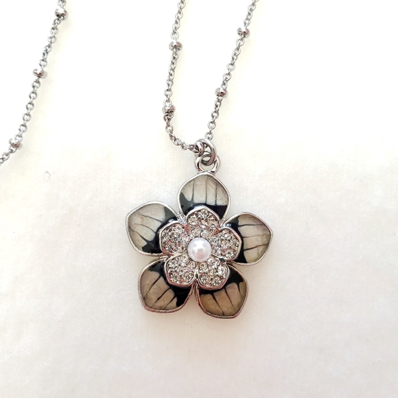 LIA SOPHIA Silver Tone Enamel Flower Rhinestones Faux Pearl Necklace - Picture 3 of 8